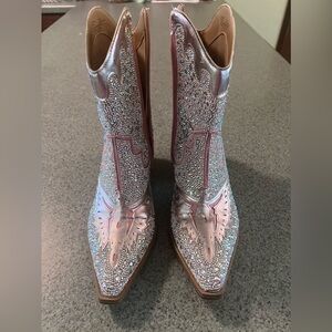 Lourdez Embellished Cowboy Boots